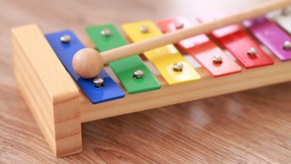 xylophone instrument enfant avec baguette mailloche