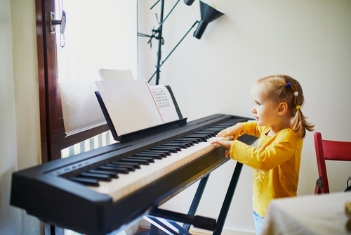 Un cours de piano pour tout petit, est-ce une bonne option ?